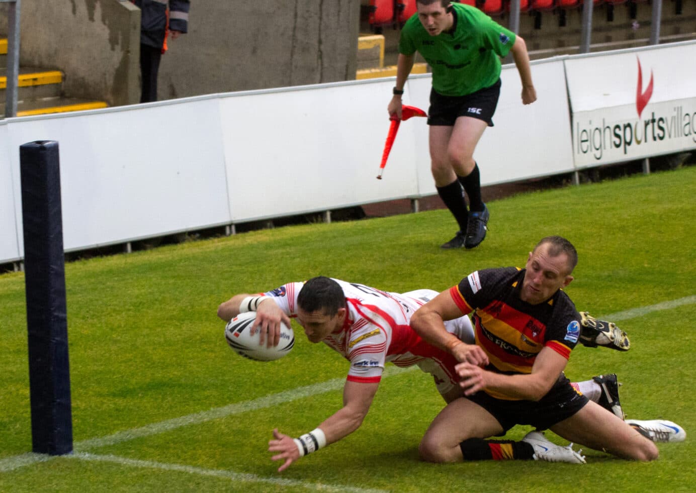 2012 - Leigh v Dewsbury - maden in the corner